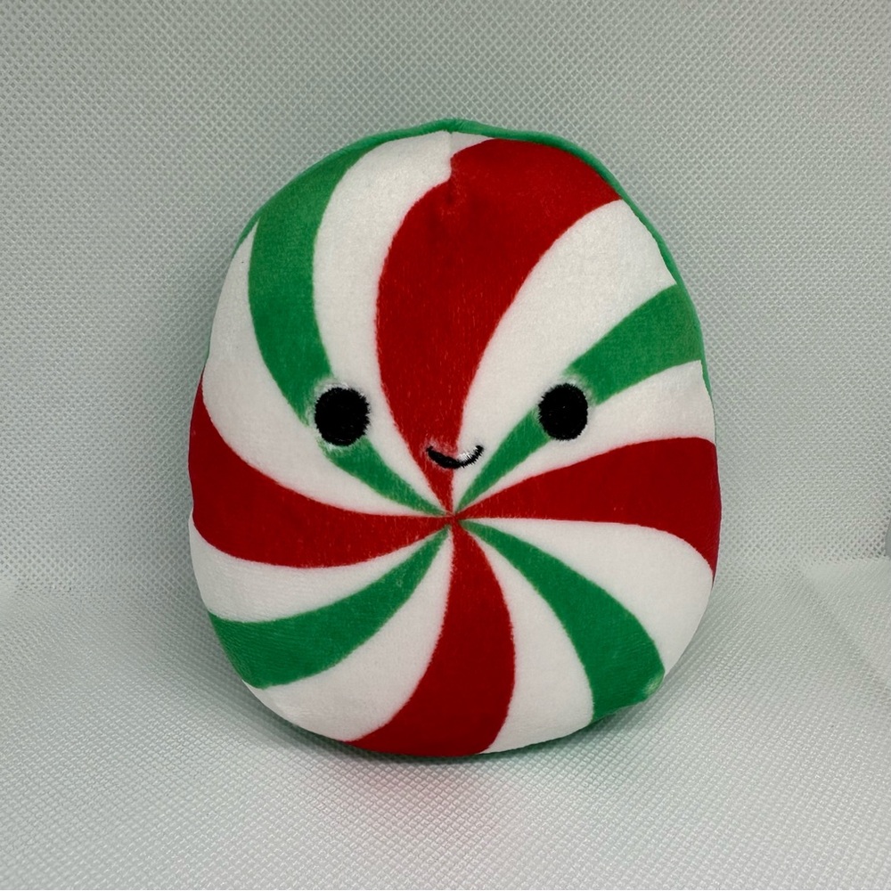 Squishmallow Peppermint Capsule